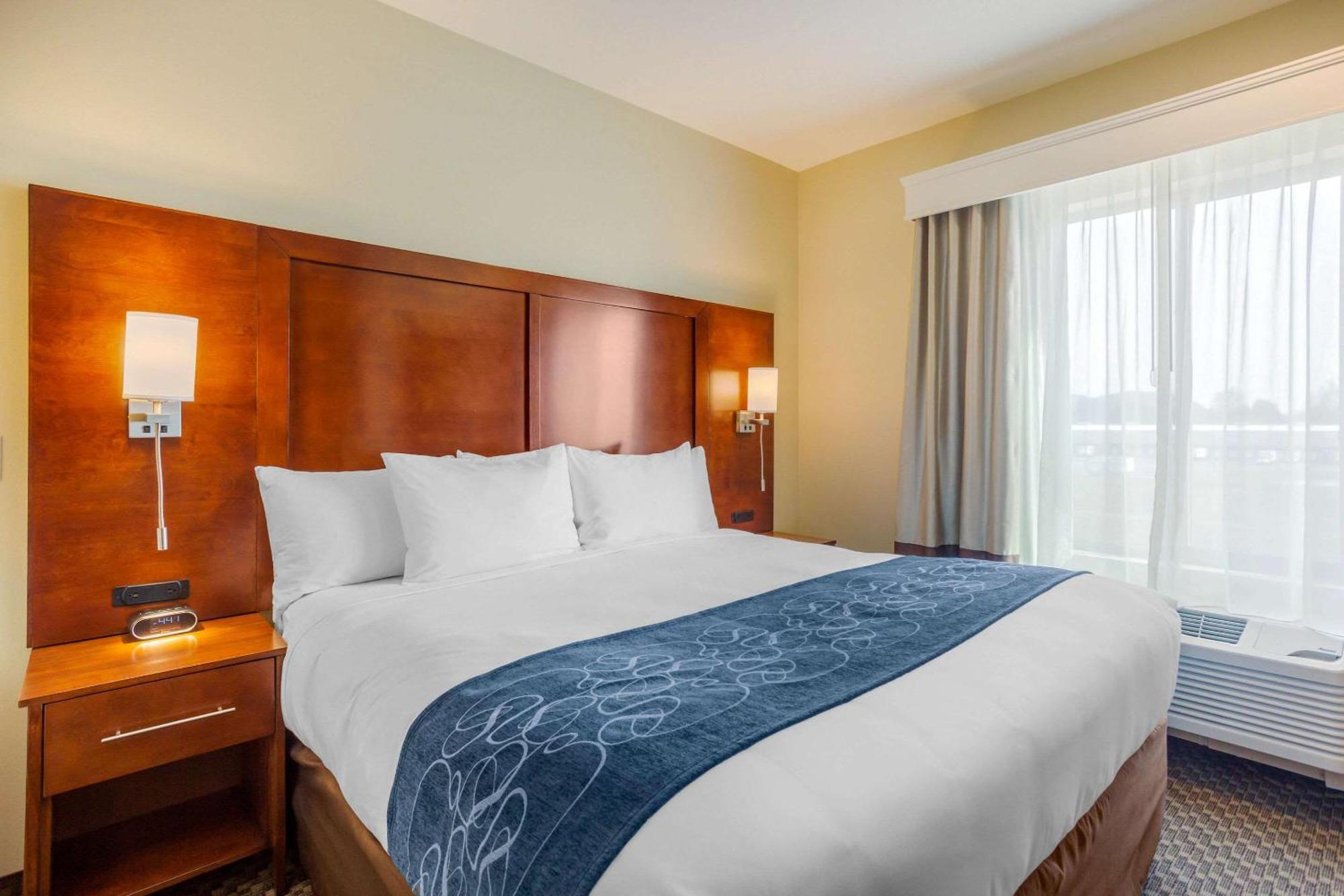 Comfort Suites Burlington Near I-5 Екстер'єр фото
