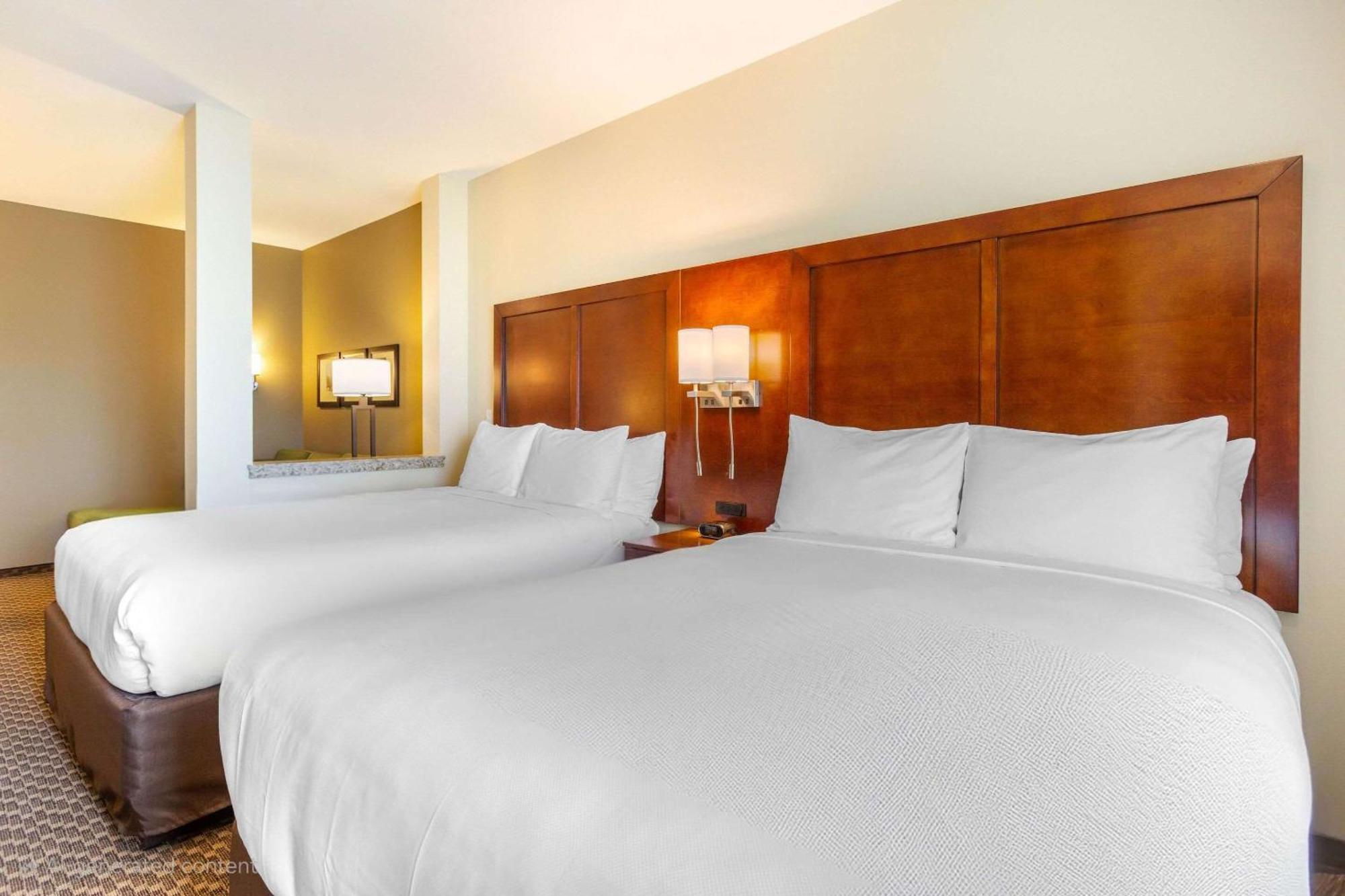 Comfort Suites Burlington Near I-5 Екстер'єр фото