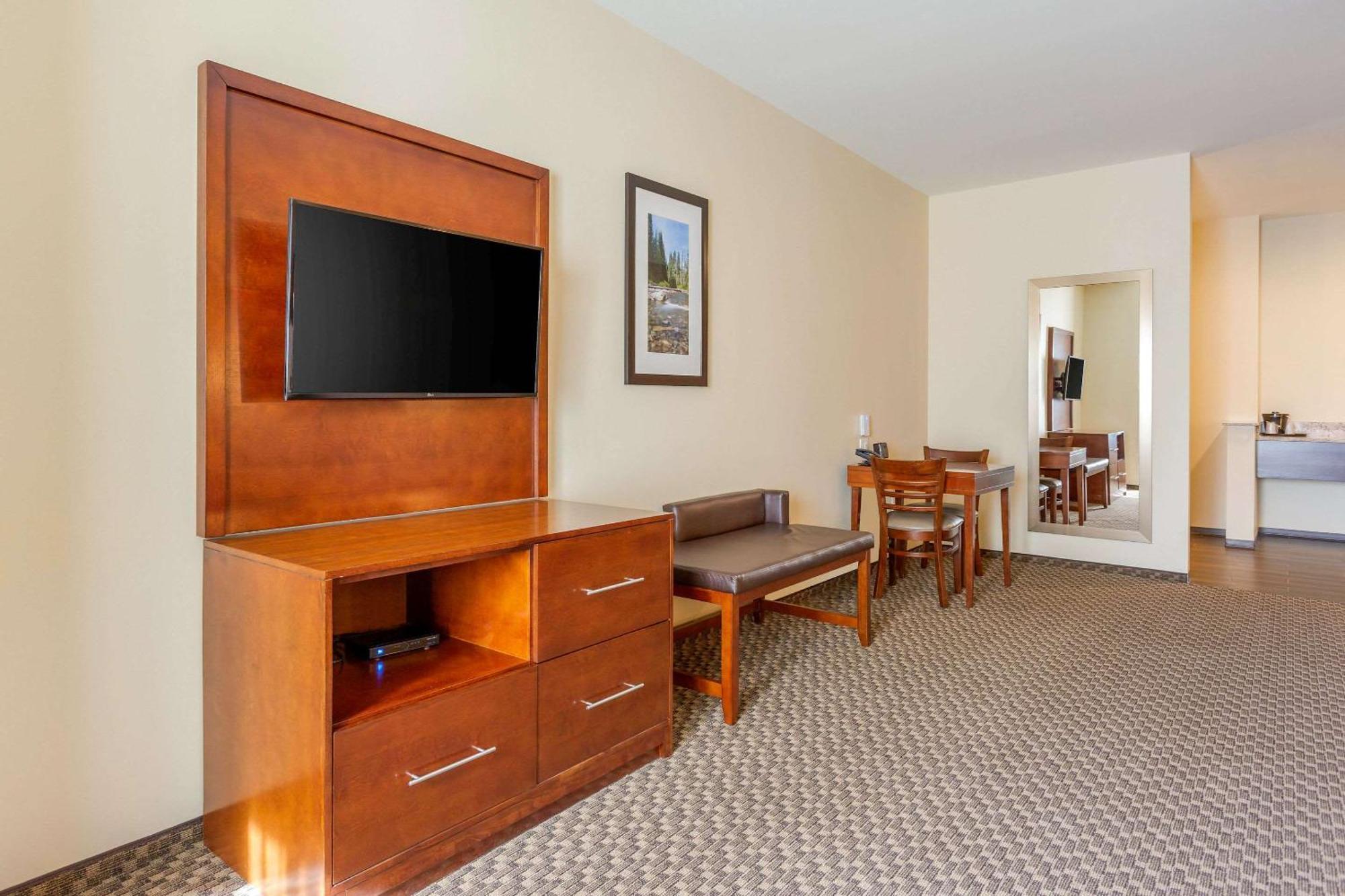 Comfort Suites Burlington Near I-5 Екстер'єр фото