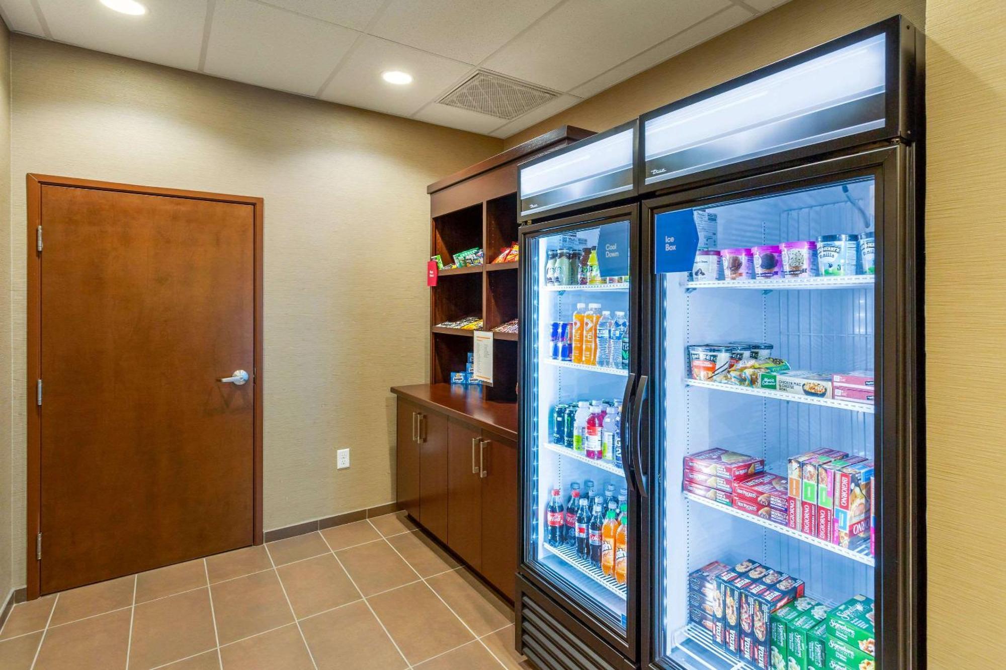 Comfort Suites Burlington Near I-5 Екстер'єр фото