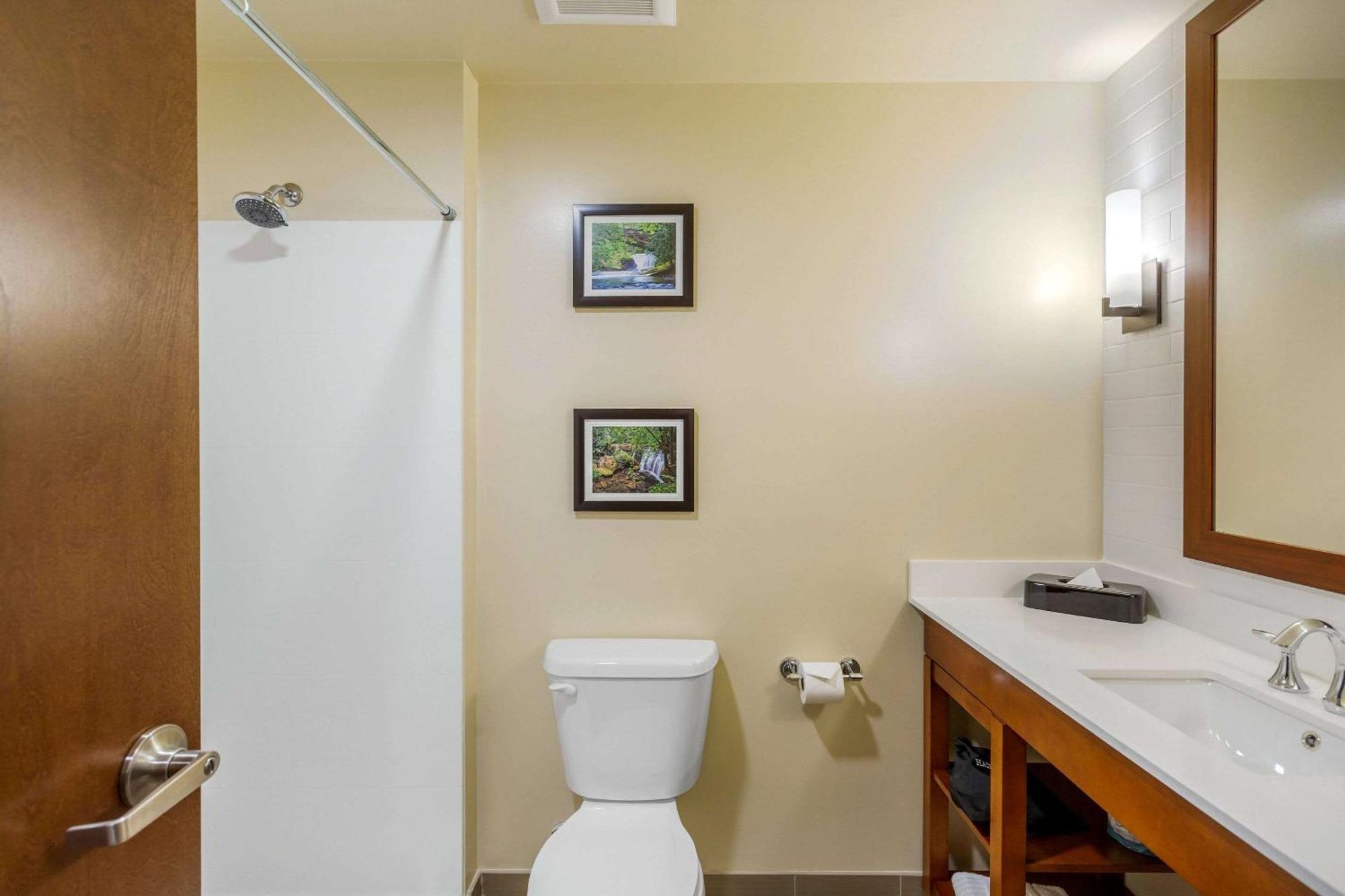 Comfort Suites Burlington Near I-5 Екстер'єр фото